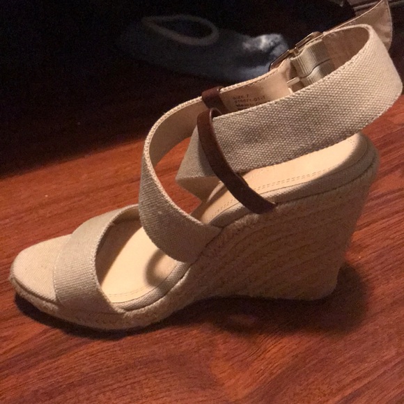 Shoes - Picture 3 of 4